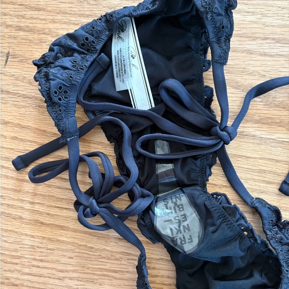 Frankie’s bikinis set